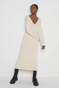 Abriana V-Neck Knit Dress - Beige -By Knitwear Shop Abriana cream 1503
