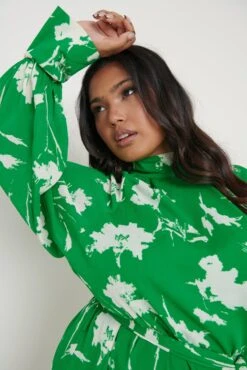 Hailee Printed Chiffon Dress - Green Floral -By Knitwear Shop Hailee Printed Dress Curve 1273