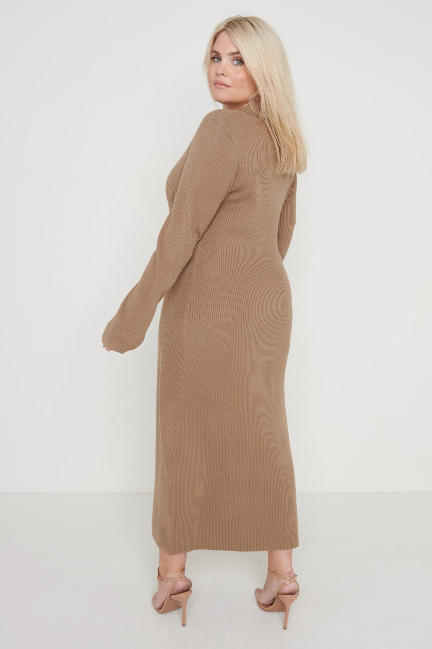 Luna Button V-Neck Knit Dress - Taupe 8 Luna Button V-Neck Knit Dress - Taupe - Image 6