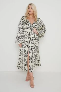 Naya Satin Midaxi Dress - Monochrome Floral -By Knitwear Shop Naya Satin Midaxi dress Floral Curve29