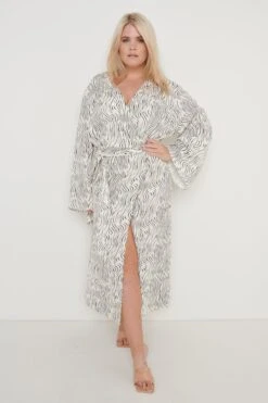 Roscoe Button Shirt Kimono Dress - Abstract Wave 14 Roscoe Button Shirt Kimono Dress - Abstract Wave -By Knitwear Shop Roscoe Dress Print 2002