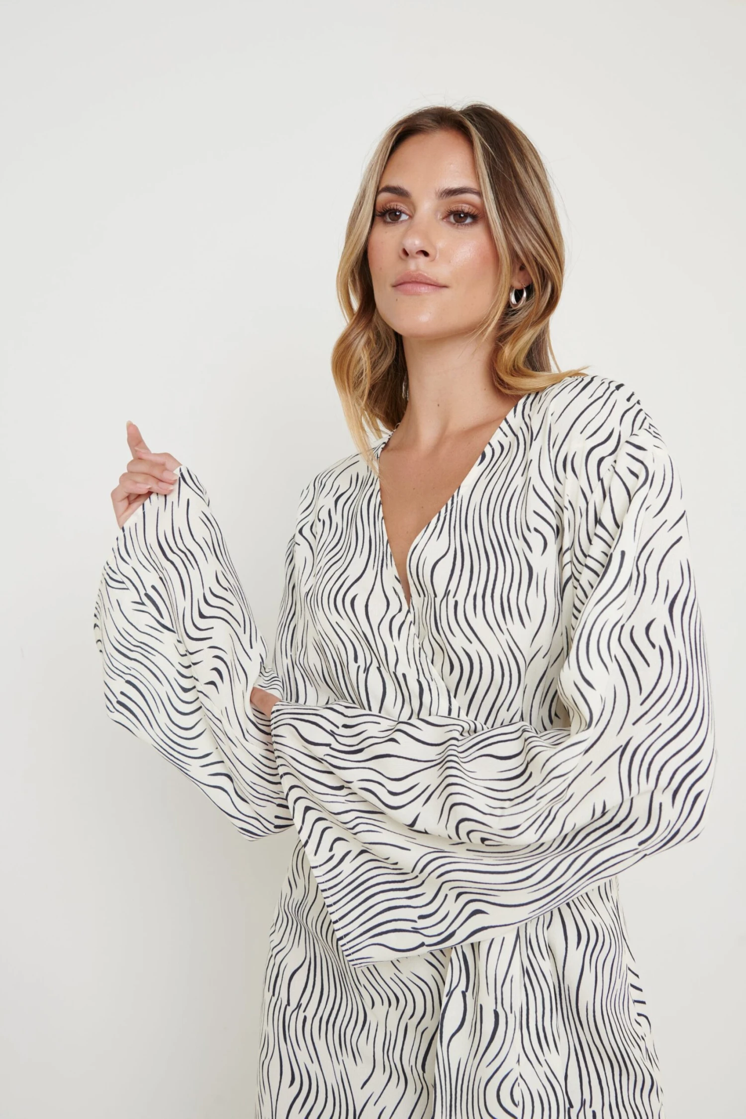 Roscoe Button Shirt Kimono Dress - Abstract Wave 4 Roscoe Button Shirt Kimono Dress - Abstract Wave - Image 2